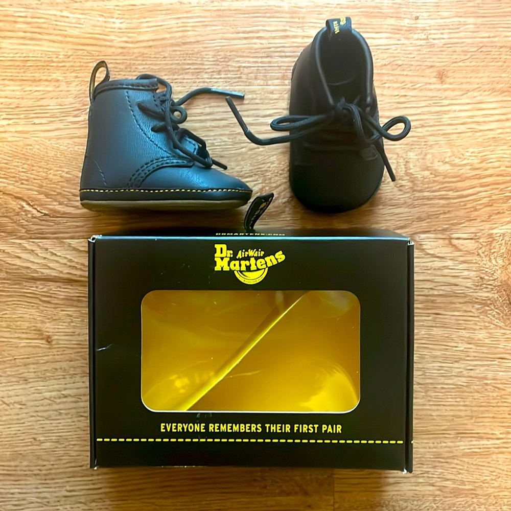 NEW Dr. Martens NEWBORN 1460 AUBURN LEATHER BOOTIES Size 1